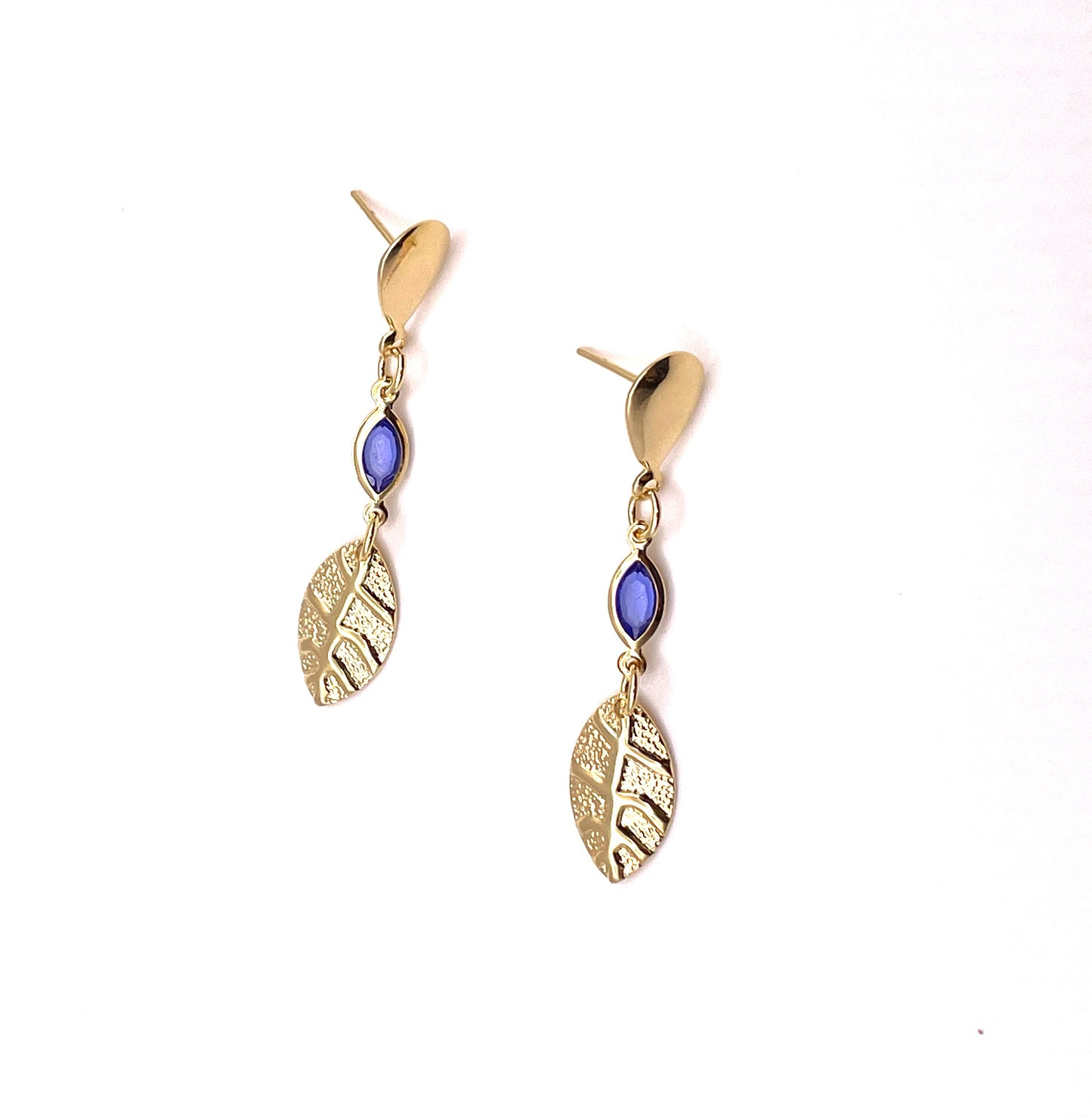 Dangling leaf earrings