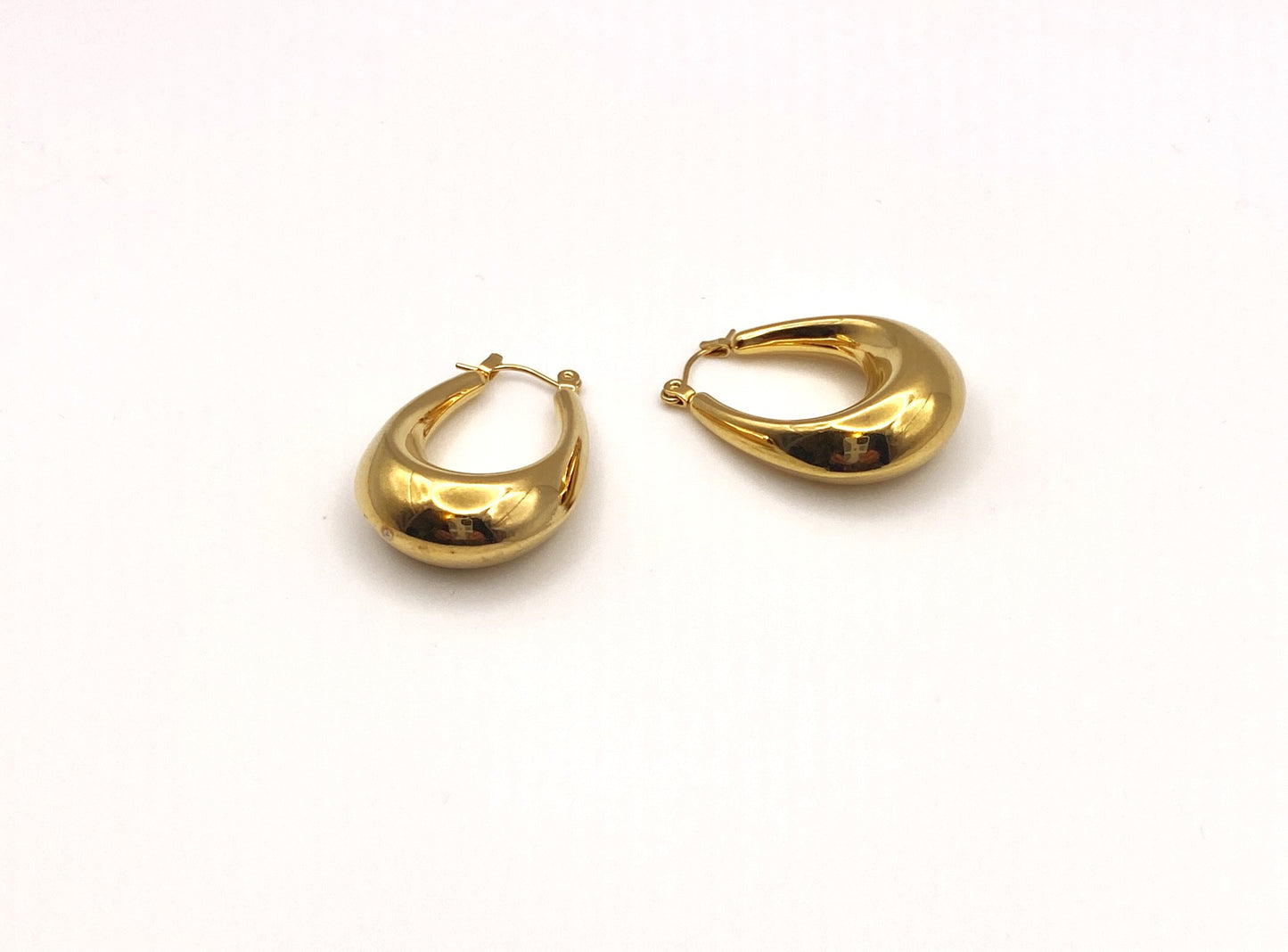 U-shapped hoops