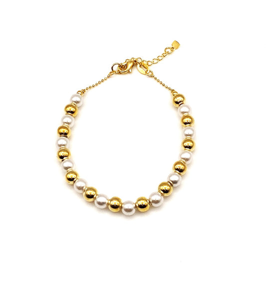 Pearl & gold bead bracelet
