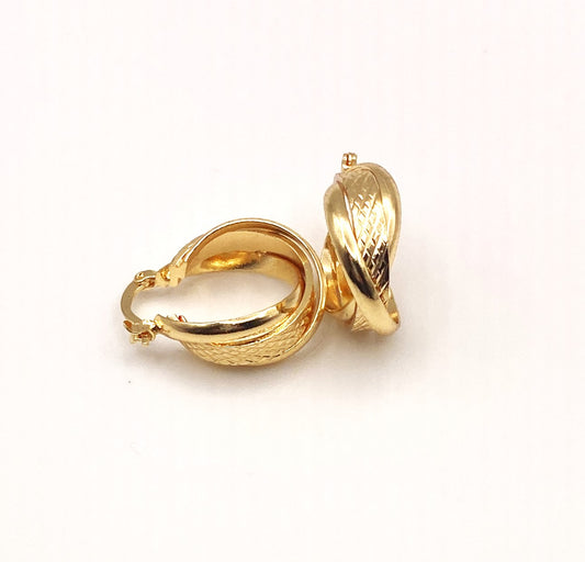 Twisted hoop earrings