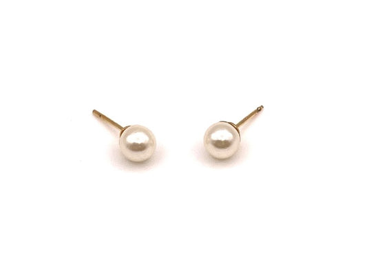 Pearl earrings